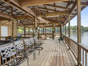 Magnolia Place by Toledo Tackle on Lanan Bay - Image 4