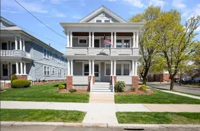 Elmhurst 2BR Near Colleges & Downtown - Image 2