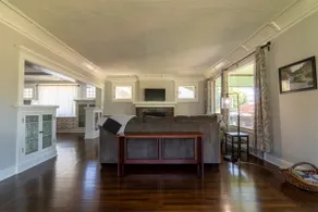 Historic Williams house close to Main street - Image 5