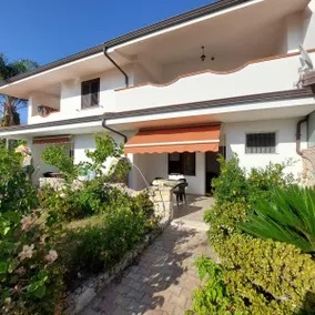 Two-room apartment with 4 beds, covered veranda and swimming pool - Image 3