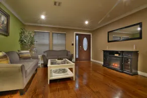 Family Private House Long Island - Image 3