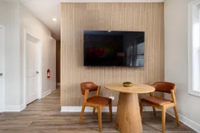 Renovated LittleVillage Retreat - Image 2