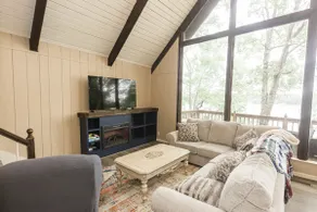 Lakebound and Down Beautiful, cozy, retreat - Image 5