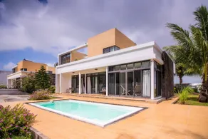 Villa Fitz: Sunlit Beach Getaway w/ Pool + WIFI - Image 2