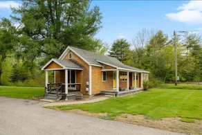 Waterfront cottage on Bearcamp River in OssipeeNH - Image 3