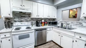 Two King Beds | Minutes to Downtown - Image 2