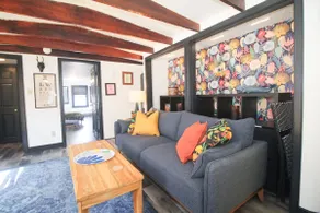 The Pearl: A hip & cozy canal-side apartment - Image 3
