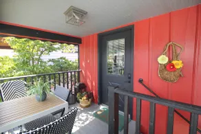 The Pearl: A hip & cozy canal-side apartment - Image 5