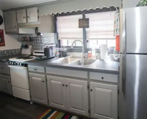 The Pearl: A hip & cozy canal-side apartment - Image 5