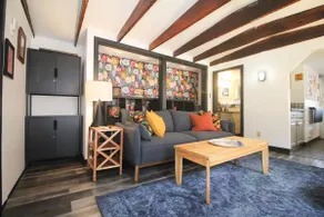 The Pearl: A hip & cozy canal-side apartment - Image 2