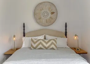 4-BR Unique Waterfront House - Your Perfect Escape - Image 4