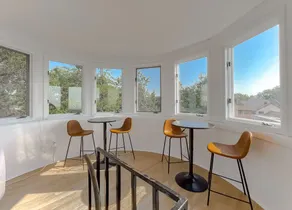 4-BR Unique Waterfront House - Your Perfect Escape - Image 5