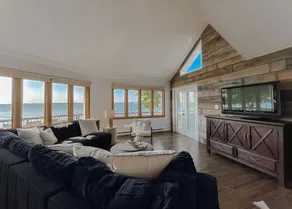 4-BR Unique Waterfront House - Your Perfect Escape - Image 2