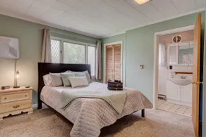 Relaxing 1 Bed * 1 Bath Retreat - Image 3