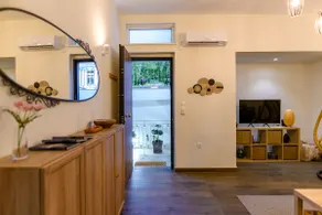 Kastella Bohemian Pied a Terre - Image 5