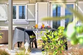 Olive Garden Home with Hot Tub - Image 5