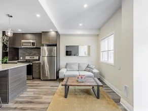 The Perfect 1 Bdrm Apt w/Parking - Image 2