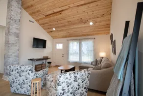 The Yellow Cottage - Image 4