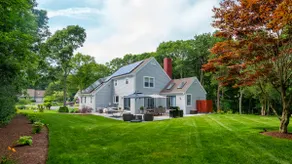 North Falmouth Getaway Near Old Silver Beach - Image 1