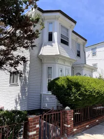 Cozy/Spacious & Sunny Apt/ Downtown,Airport Nearby - Image 2