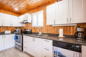 Cute Private Waterfront Cottage - Image 4