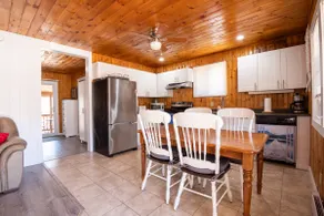 Cute Private Waterfront Cottage - Image 3