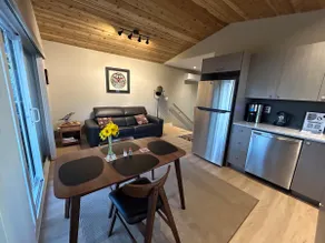 The Raven Haven with Majestic Views & Nearby Beach - Image 4