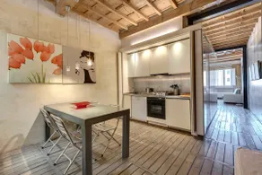 Santa Croce Apartment - Image 2