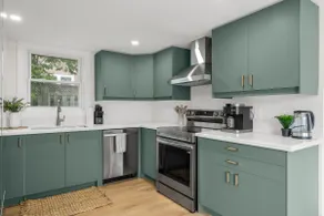 The Beatty House: Luxury Heritage Home near Falls! - Image 2