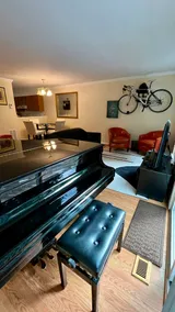 Unique Stay: Baby grand piano, fire pit, bbq +more - Image 5