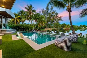 Signature Waterfront Villa by The Glamhomes - Image 2