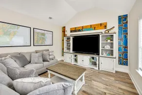Darien’s New Gem:Stylish 3BR/2BA Heart of Downtown - Image 3