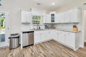 Darien’s New Gem:Stylish 3BR/2BA Heart of Downtown - Image 4