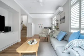 The Newtowner - In the Heart of Newtown! - Image 2