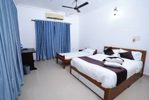 Guruvayoor courtyard illam Heritage l 4BH AC VILLA - Image 5