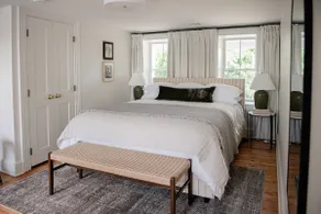 Farmhouse with Designer Finishes- in Bird in Hand - Image 2