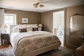Farmhouse with Designer Finishes- in Bird in Hand - Image 3