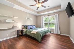 4 Bedrooms w/ Garage, Sleeps 10! - Image 2