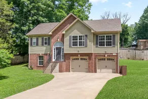 4 Bedrooms w/ Garage, Sleeps 10! - Image 3