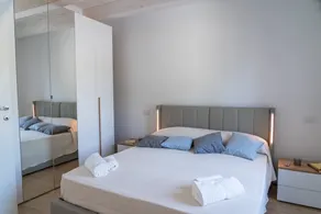Modern Suite in Downtown Treviso - Image 2
