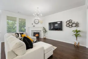 Family-friendly New Built Home Near Attractions - Image 3