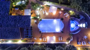 Luxury villa with spa, pool, park - events - Image 2