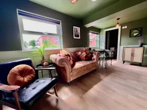 Stylish Flat With Stunning Views - Image 2