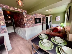 Stylish Flat With Stunning Views - Image 4
