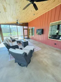 Brand new barndominium Sleeps 10 - Image 5