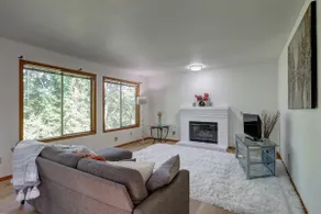 5BR Home | Sleeps 14 | Groups & Extended Stays - Image 4