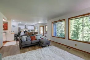 5BR Home | Sleeps 14 | Groups & Extended Stays - Image 5