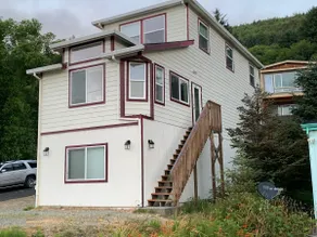 3-bedroom house Rockaway Beach - Image 2