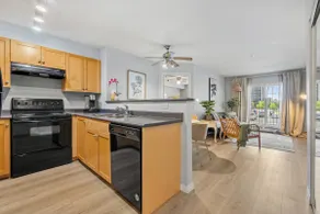 2bed 2bath w/AC, udgr parking (2nd floor unit) - Image 5