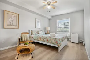 2bed 2bath w/AC, udgr parking (2nd floor unit) - Image 2